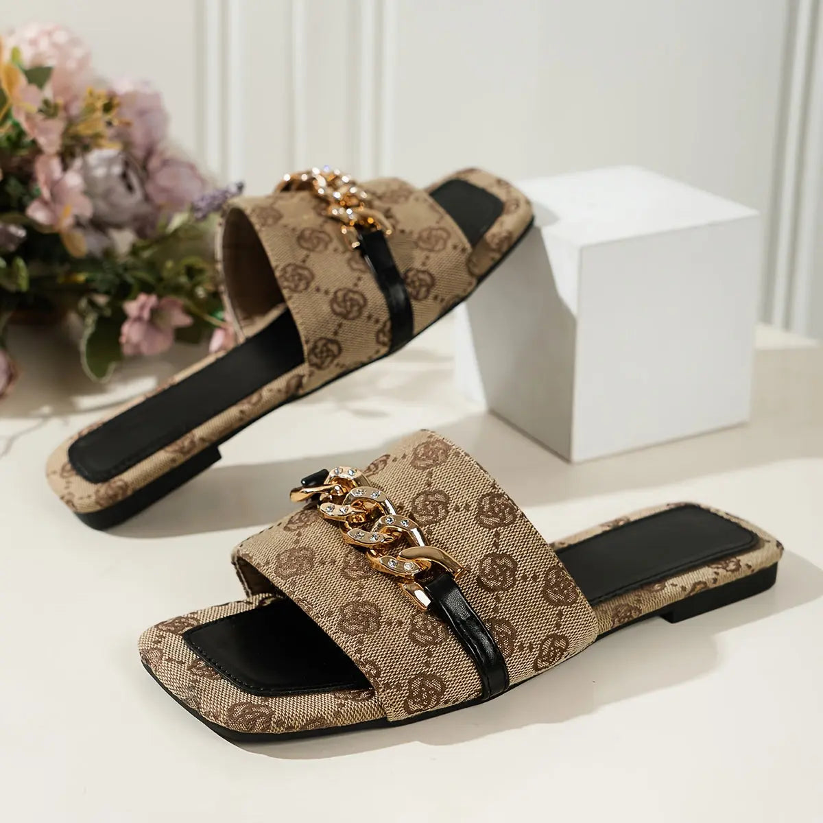 Women's Fashion Slide Sandals With Chain Accents, Comfortable Slip-on Summer Footwear - NEXTRENDBAHRAIN