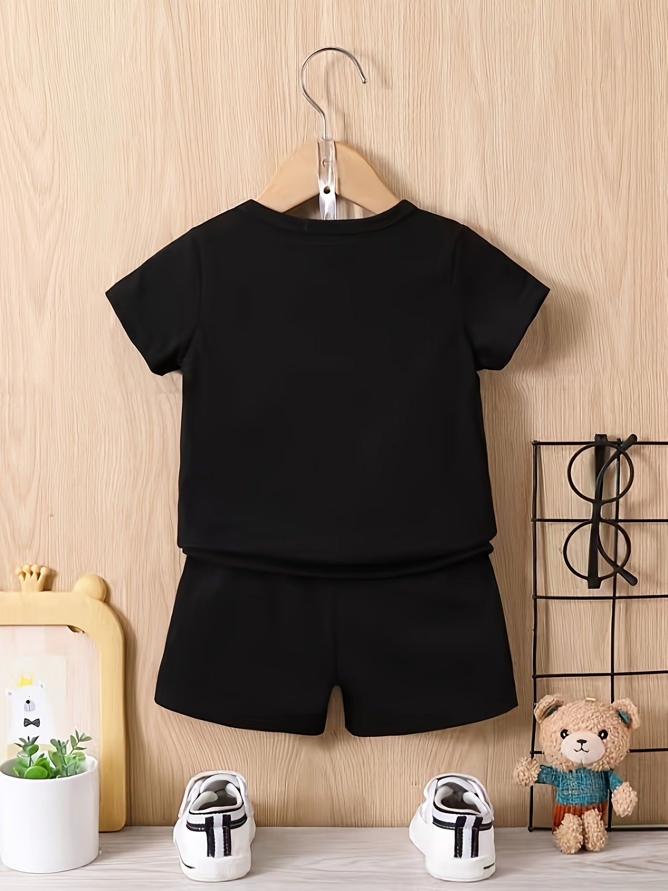 2pcs Baby Boy's Casual Crew Neck Short Sleeve "Mama's Boy" Print T-shirt & Shorts Set, Baby Kid's Clothes For Summer - NEXTRENDBAHRAIN