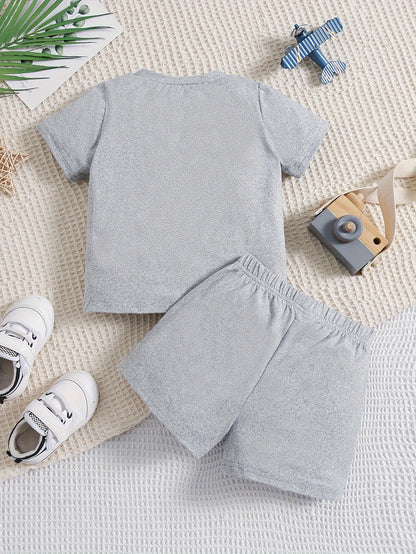 2pcs Toddler Boys' Summer Set, Casual Short Sleeve Crew Neck T-Shirt With "MAMA'S BOY" Embossed Lettering And Shorts, Fashionable Outfit - NEXTRENDBAHRAIN