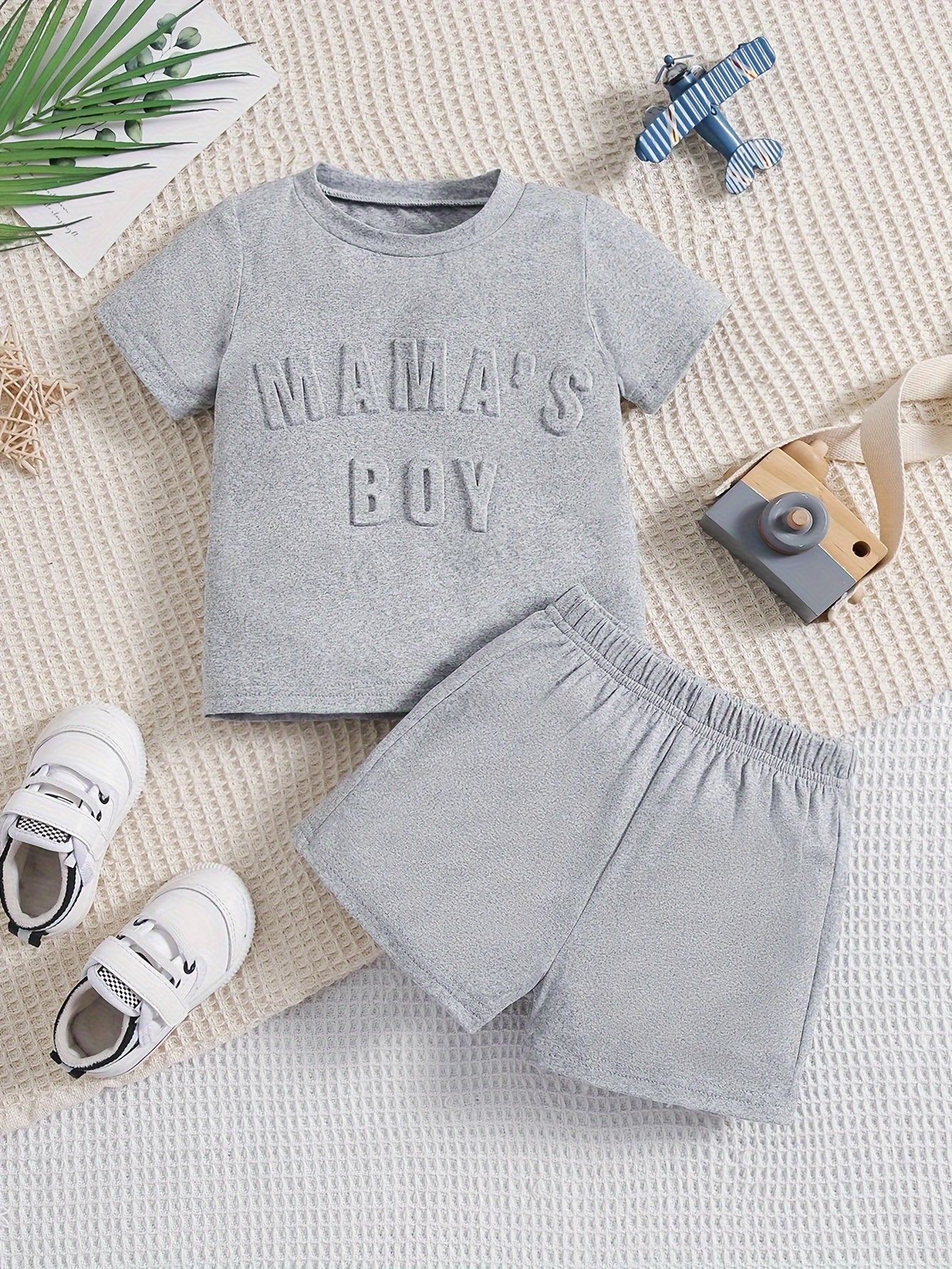 2pcs Toddler Boys' Summer Set, Casual Short Sleeve Crew Neck T-Shirt With "MAMA'S BOY" Embossed Lettering And Shorts, Fashionable Outfit - NEXTRENDBAHRAIN